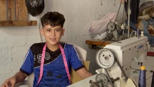 Un sastre palestino de solo 13 años