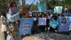 Talibanes dan latigazos a mujeres manifestantes en Kabul