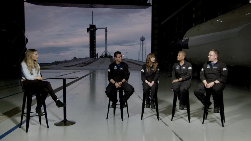 Escucha a los miembros de la misión histórica del SpaceX