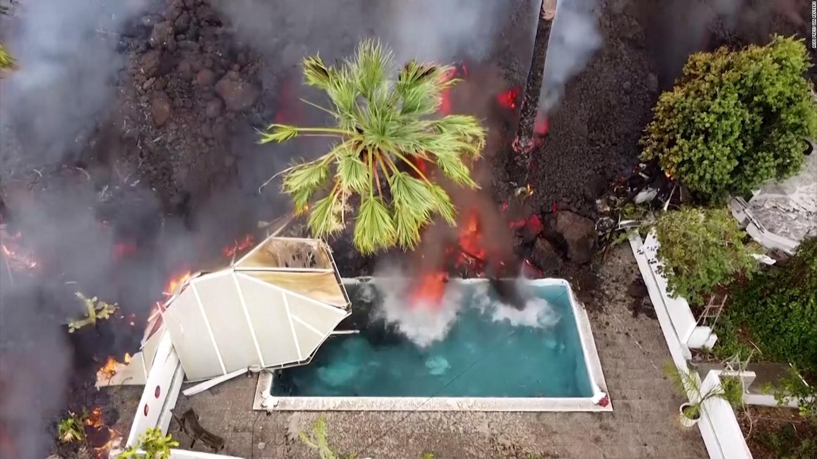Mira cómo lava del volcán en Canarias engulle una piscina