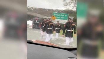 Marines aparecieron justo a tiempo para rescatarla