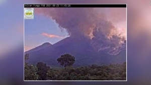 Alerta por registro de actividad en Volcán de Fuego
