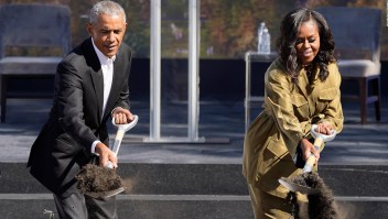 Obama inaugura las obras de su centro como expresidente