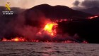 El momento exacto en que la lava de La Palma toca el mar