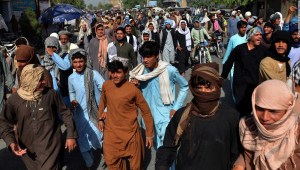 Los talibanes dan a miles de residentes de Kandahar tres días para abandonar sus hogares, dicen los manifestantes