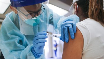 Avanza la aplicación de vacunas de refuerzo contra el covid-19 en EE.UU.