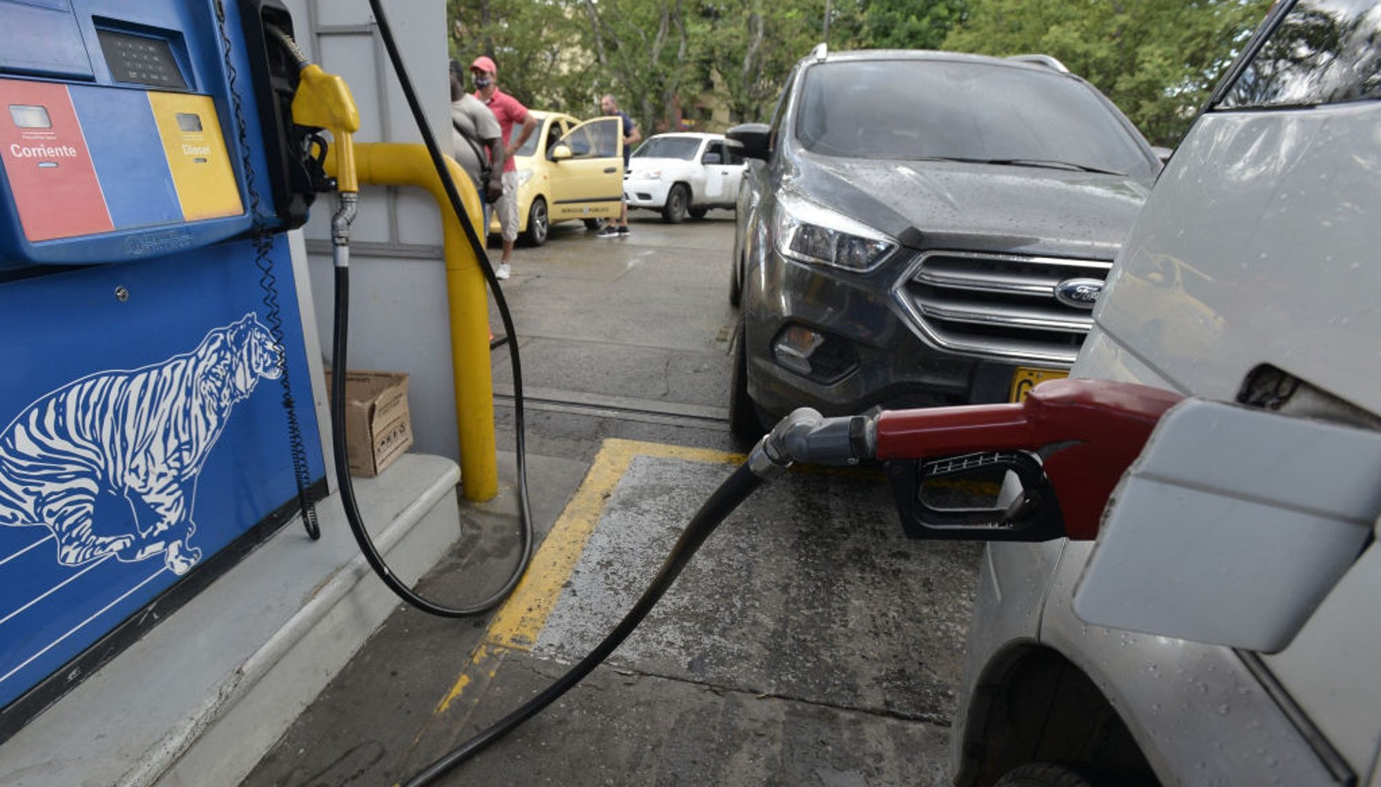 Refrescante velocidad trabajo Los países con la gasolina más cara y más barata de América Latina