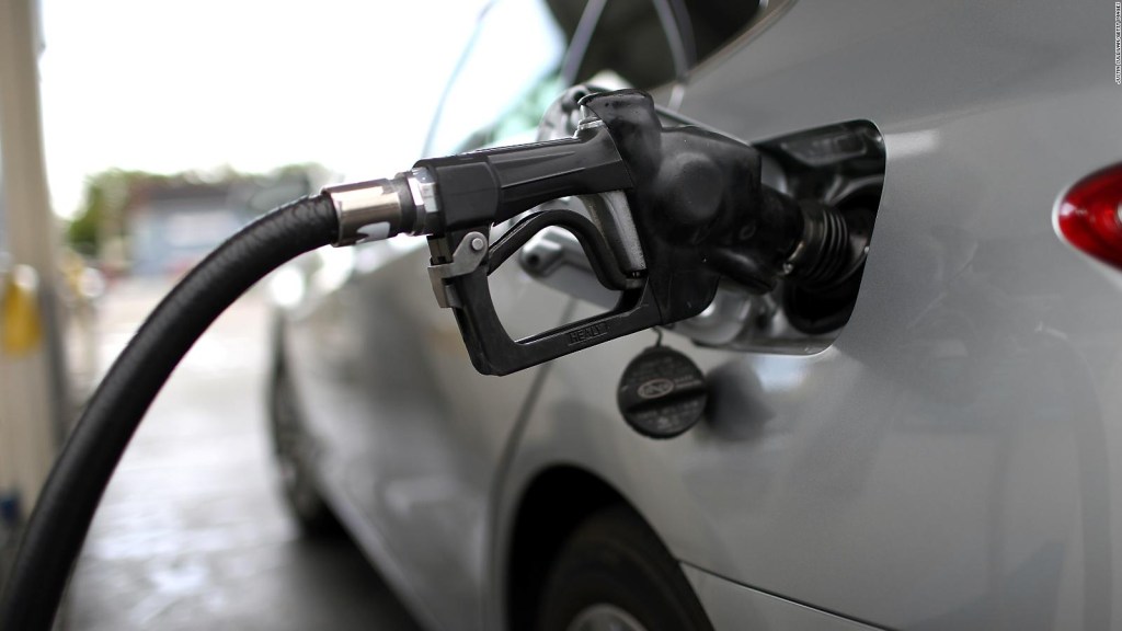Precio de la gasolina alcanza un nuevo máximo de 7 años