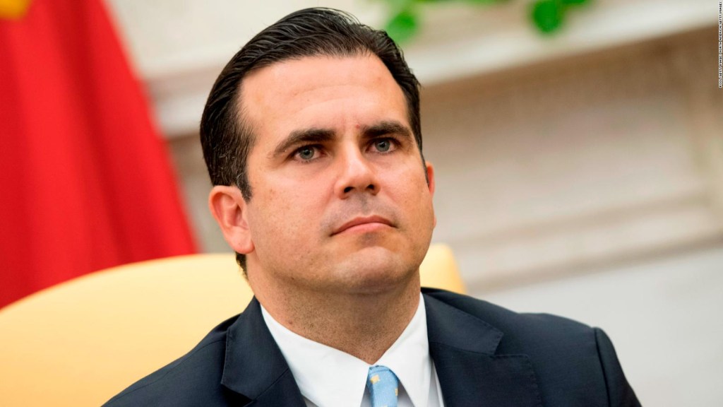 Rosselló vuelve a Puerto Rico apoyando plan de estadidad