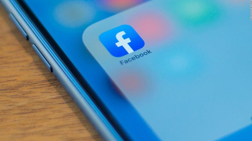 CEO de Patagonia insta a empresas a presionar a Facebook