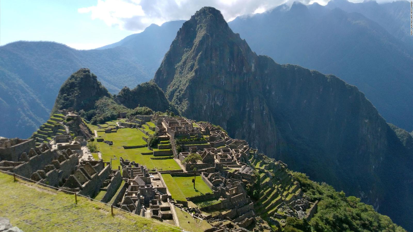 The Machu Picchu of Peru, threatened by a forest fire