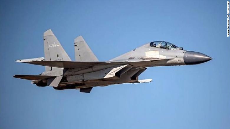 China envía 77 aviones de guerra a la zona de defensa de Taiwán en dos días, dice Taipei