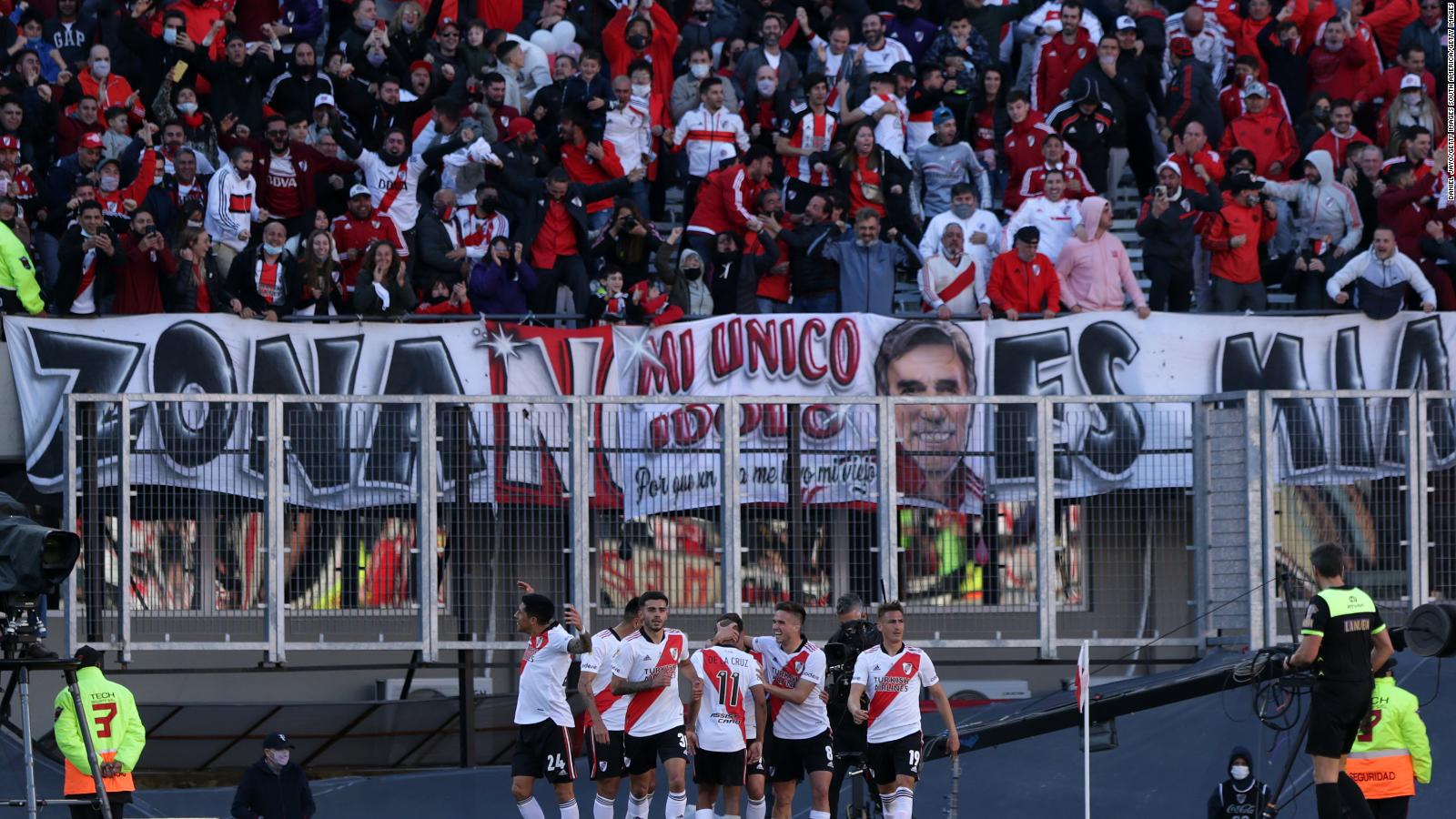 La misteriosa jugada que se hizo viral en pleno superclásico entre River  Plate y Boca Juniors: ¿qué pasó? - EL PAÍS Uruguay