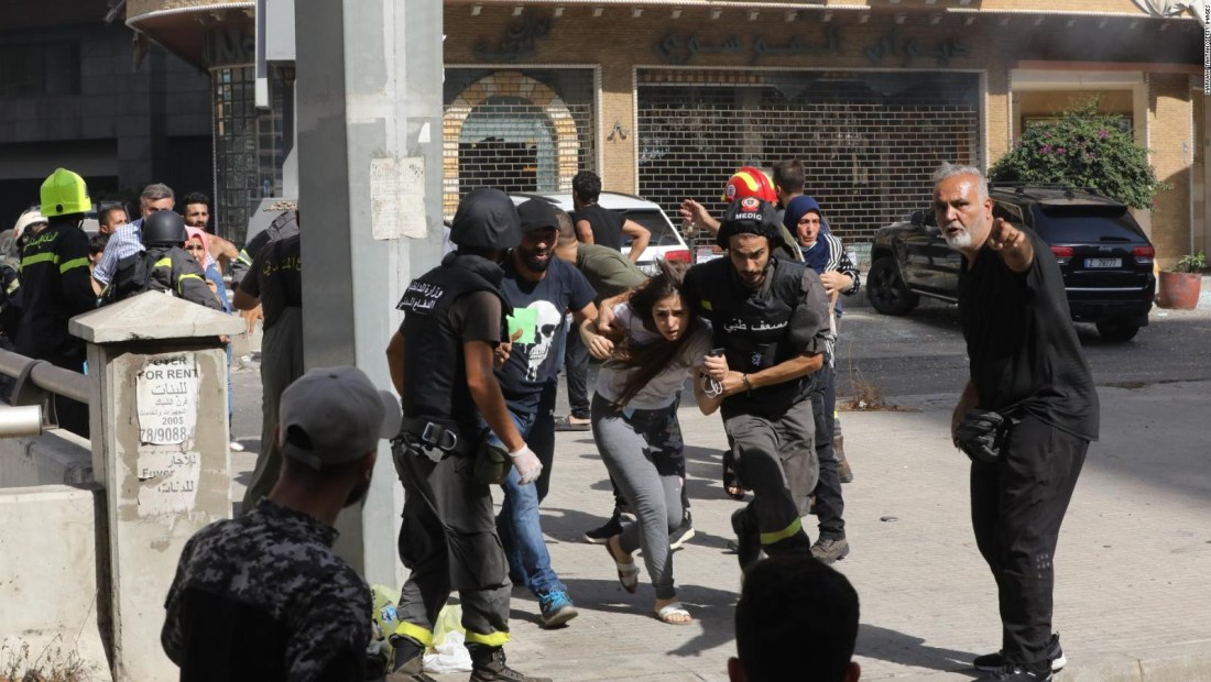 Personas huyen de manifestación en Beirut tras tiroteo
