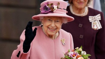Reina Isabel II regresó a Windsor tras exámenes médicos