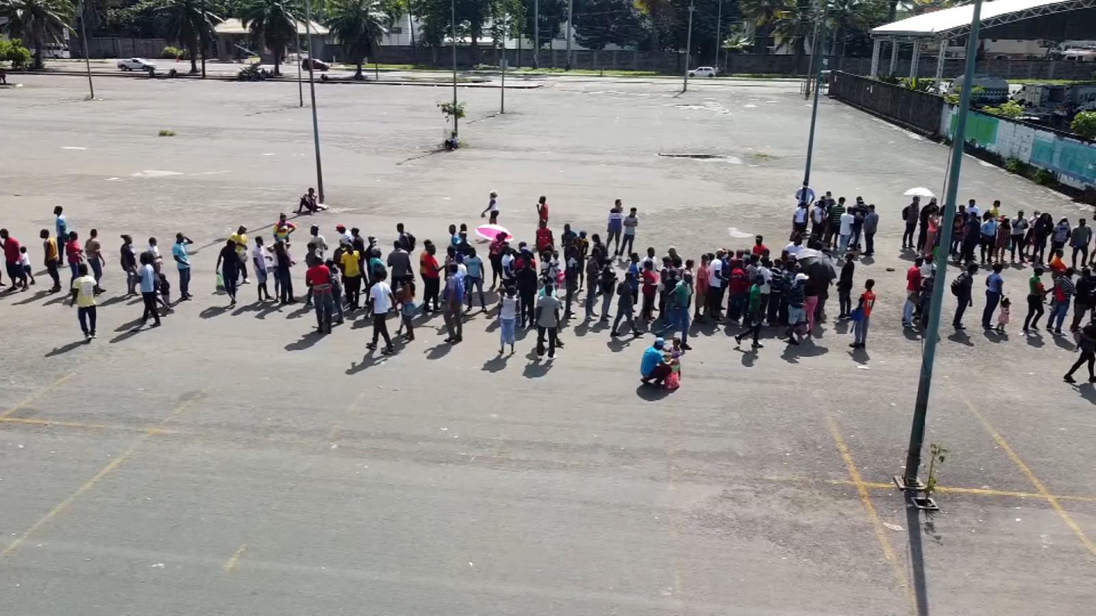 M xico migrantes en caravana piden respeto Video