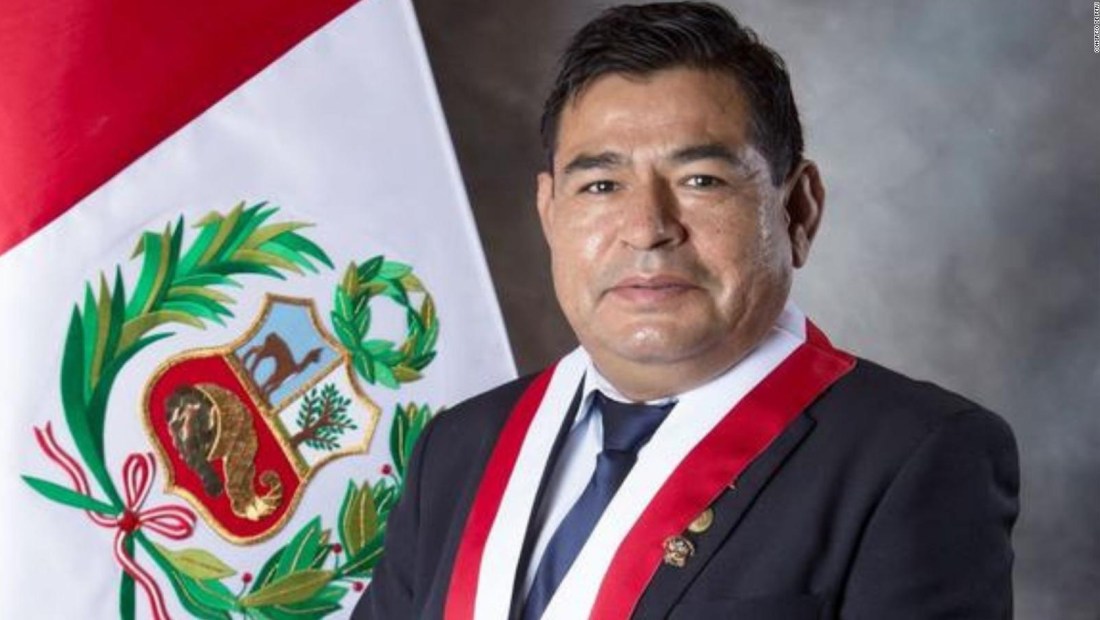 Perú: Muere congresista durante sesión de voto de confianza