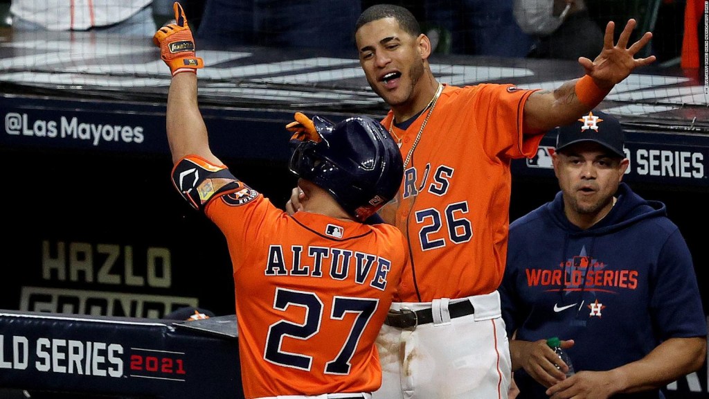 Latinos shine in first games of the World Series