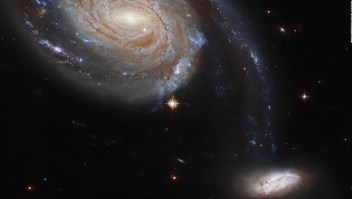 Hubble observa una intensa guerra entre galaxias