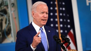 ANÁLISIS | Problemas crecientes ponen a prueba la presidencia de Biden y el control de los demócratas en el poder