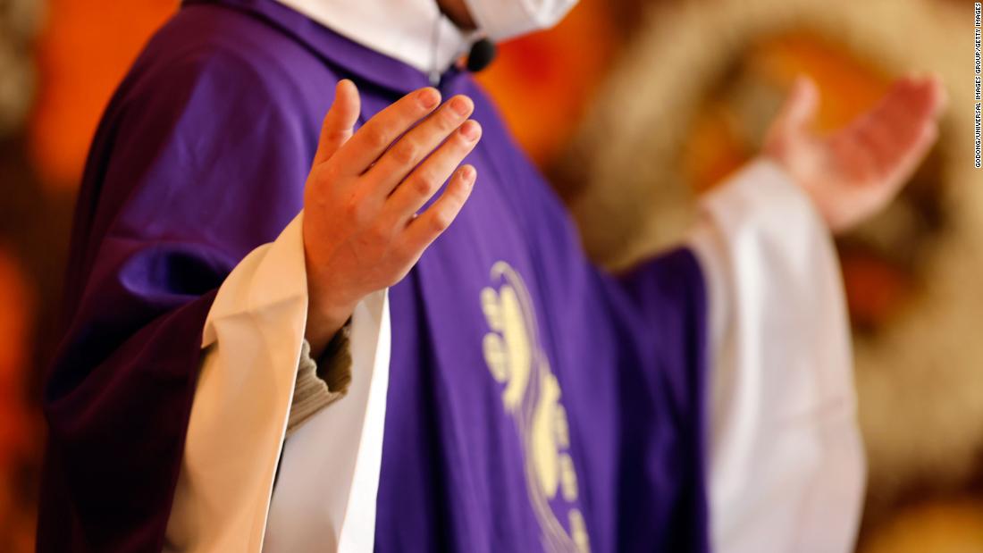 Hasta 3.200 pedófilos trabajaron en la Iglesia católica francesa desde 1950, señala una comisión independiente