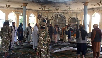 Explosión devasta una mezquita chiita en Afganistán