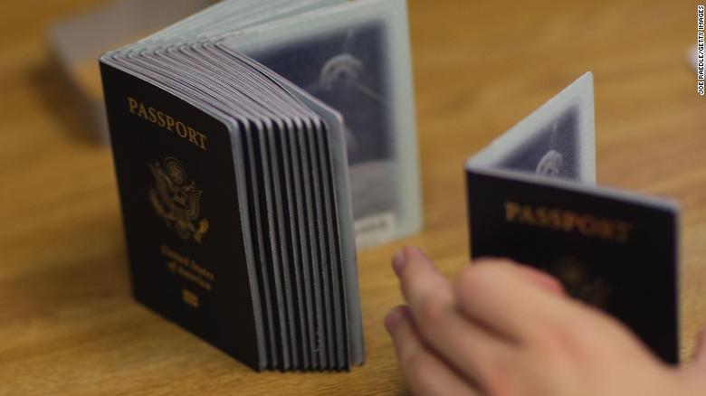 EE.UU. emite primer pasaporte marcado con género "X"