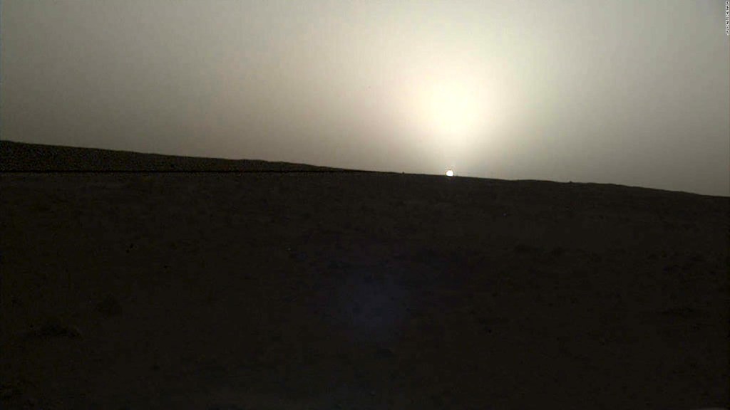 Perseverance logra foto de un atardecer opaco en Marte