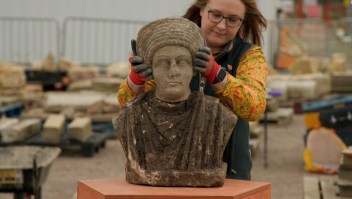 Descubren estatuas romanas en Inglaterra