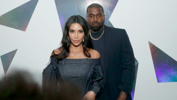 Kanya West aún se refiere a Kim Kardashian como su esposa
