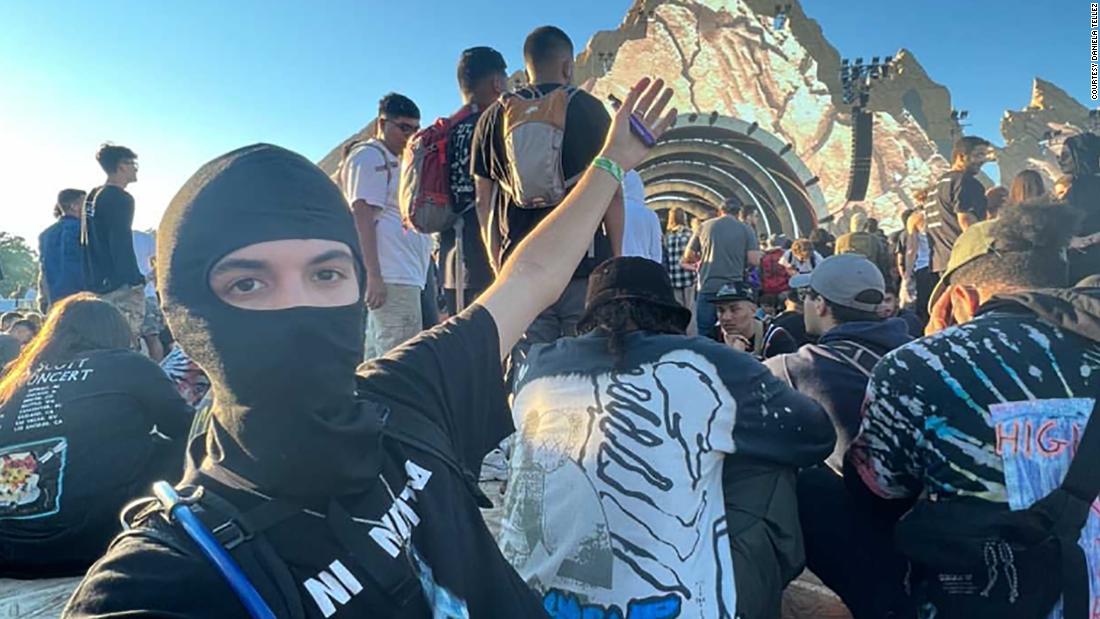 Fans de Travis Scott describen escenas de caos en el Astroworld Festival
