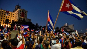 Los cubanos: 62 años de revolución y exilio