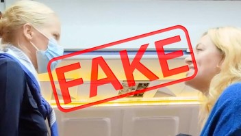 Este altercado en un avión se hizo viral, pero resultó ser falso