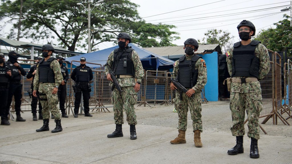 Identifican a 41 de los 68 presos asesinados en Ecuador