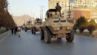 Talibanes exhiben vehículos estadounidenses en desfile militar por Kabul