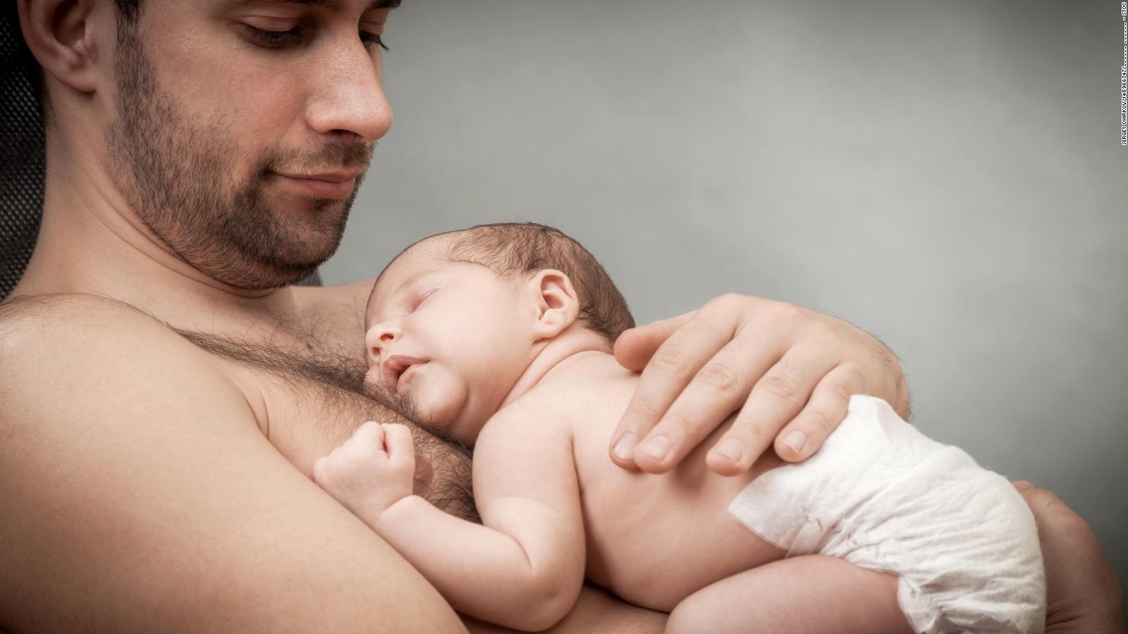 Conoce los beneficios del contacto piel con piel para el recién nacido |  Video | CNN