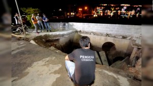 5 cosas: colapsa acera en Brasil y tira personas al río