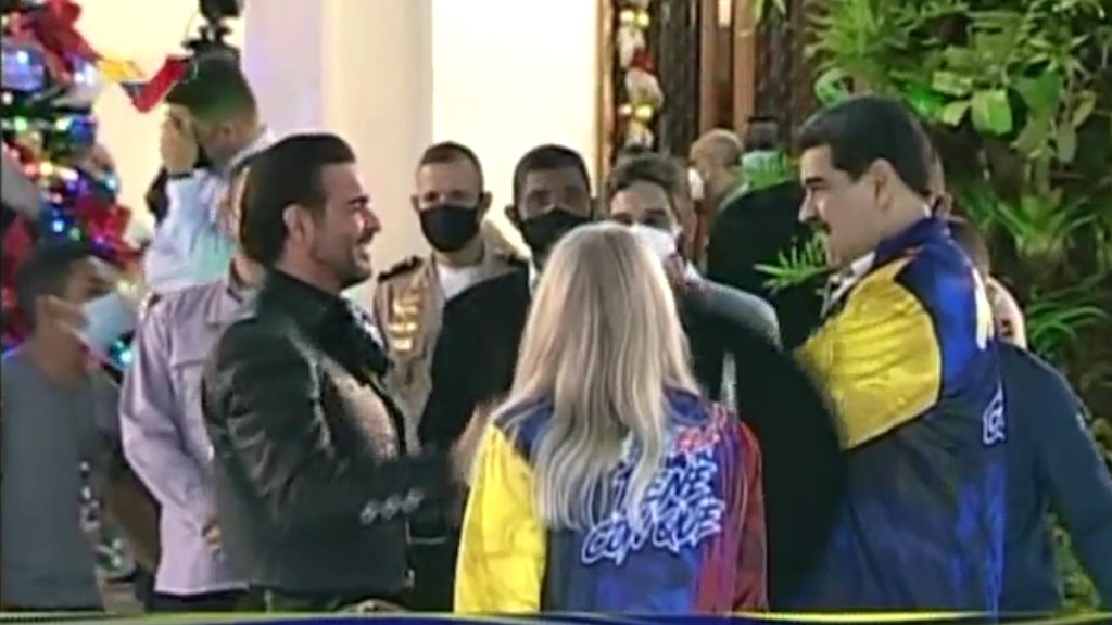 Pablo Montero sings to him "The king" to Maduro on his birthday and unleashes criticism