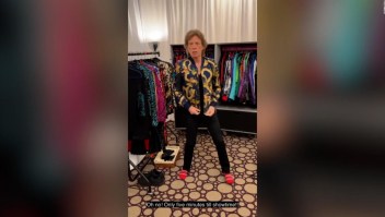 La prueba de vestuario de Mick Jagger a puro baile