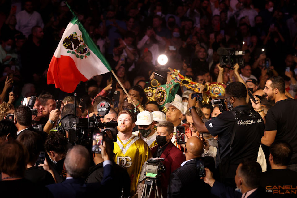 Historical! Saúl ‘Canelo’ Álvarez is the new undisputed champion of