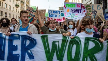 Jóvenes protestan en defensa del clima