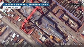 Imágenes satelitales que muestran el avance del portaaviones de China