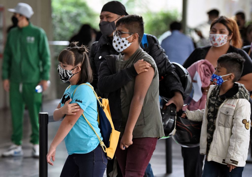 Mexico Begins Vaccination Against Covid 19 For Minors Between 15 And 17   GettyImages 1236125345 