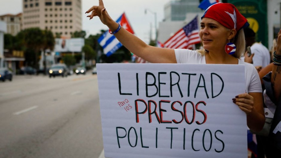 Marcha EN MIAMI Cuba contra gobierno.