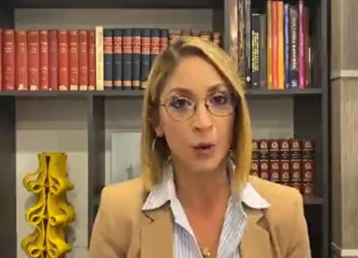 Jennifer Arias, la funcionaria colombiana acusada de plagio. (Foto: captura de video)