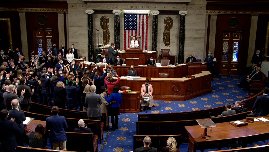 La Cámara de Representantes de EE.UU. aprueba el enorme proyecto de ley de gasto social de Biden  