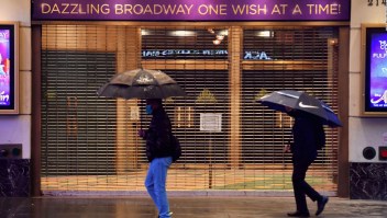 Nuevo revés para Broadway: cancelan funciones por covid