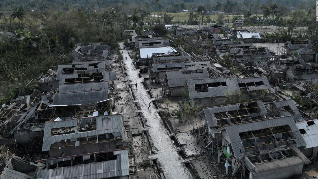 Así son las tareas de rescate tras erupción de volcán en Indonesia