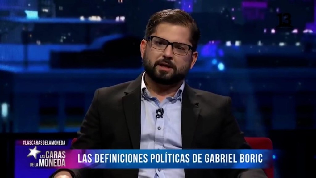 Gabriel Boric, candidato presidencial en Chile, habla con Don Francisco
