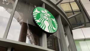 Starbucks anunció el cierre de 16 locales en Estados Unidos
